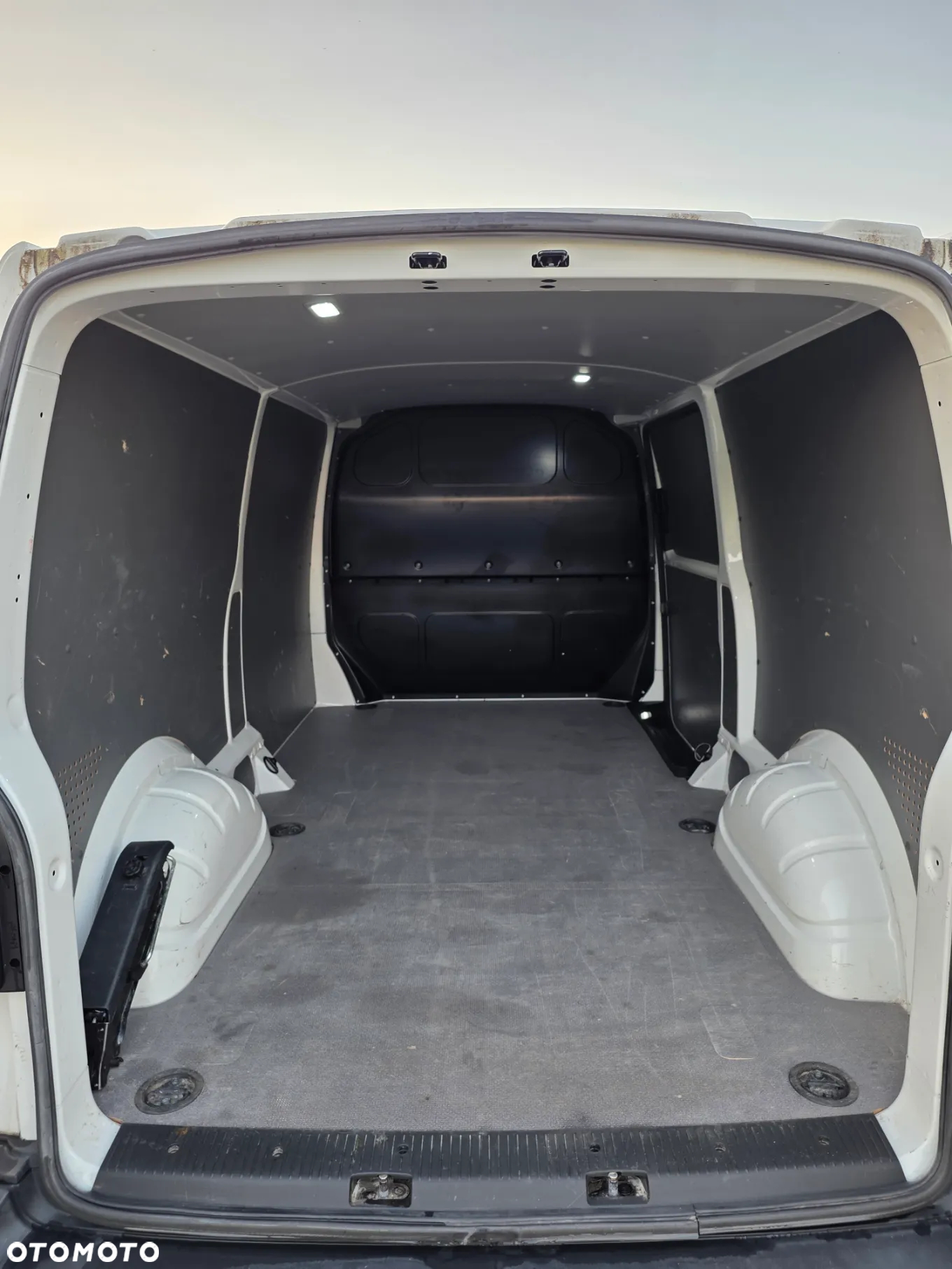 Volkswagen Transporter - 14