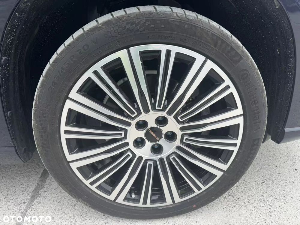 Lincoln Town Car - 10