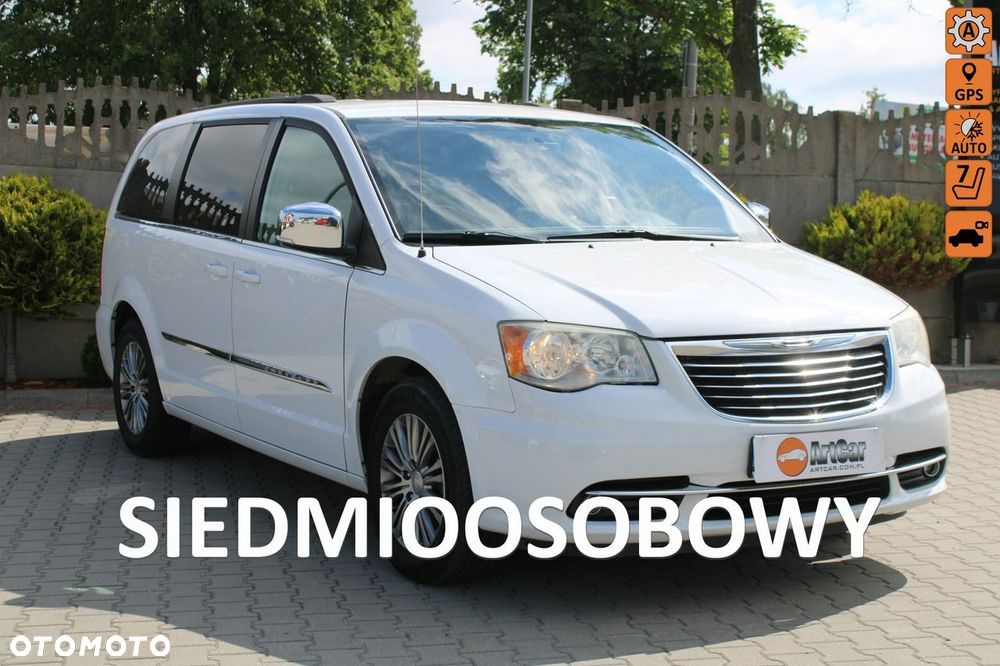 Chrysler Town & Country - 1