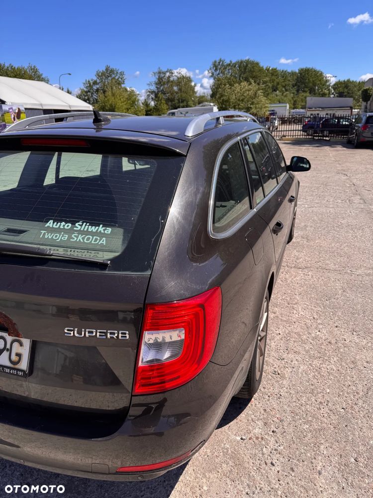 Skoda Superb 2.0 TDI Ambition - 4