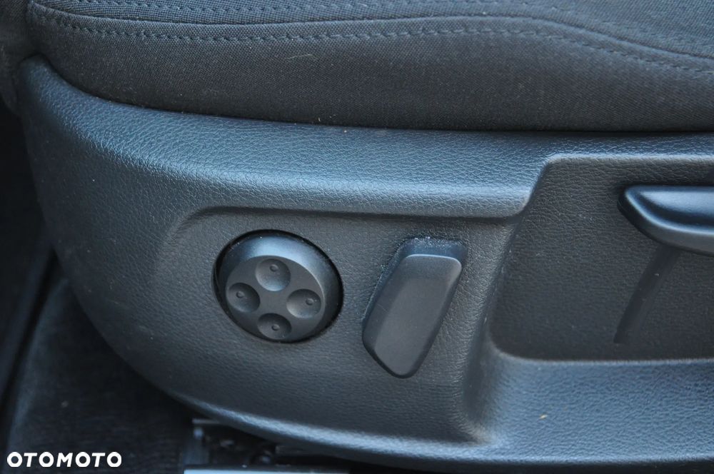 Volkswagen Passat CC - 23