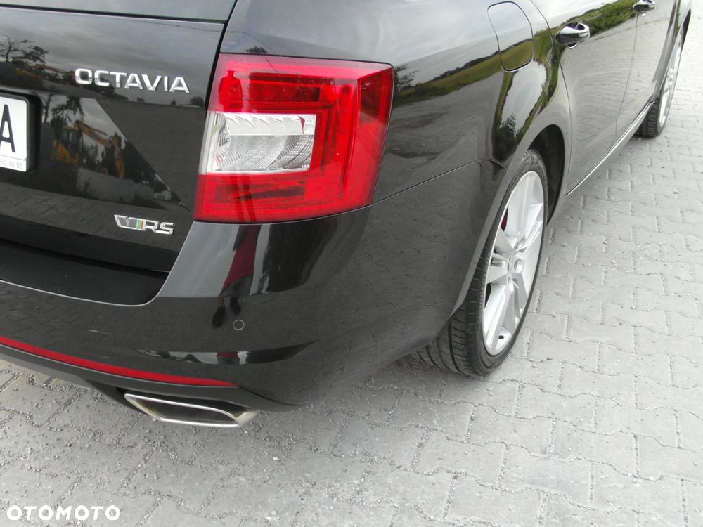 Skoda Octavia 2.0 TDI DSG RS - 10