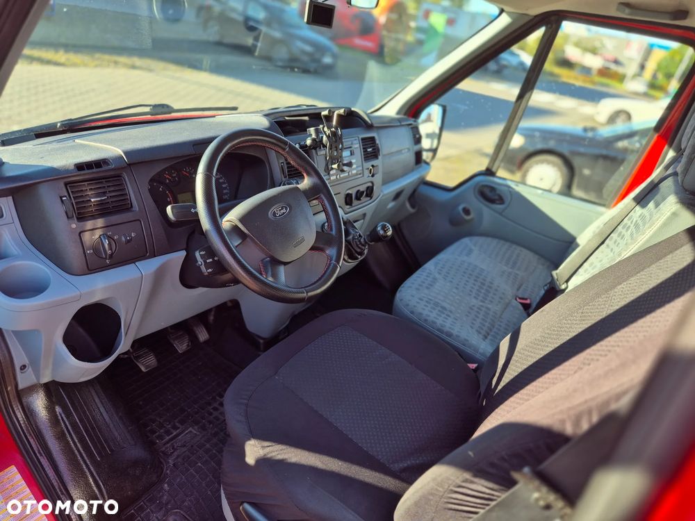 Ford Transit - 28