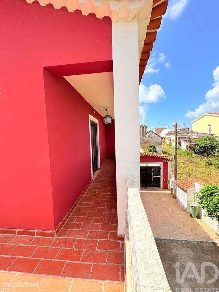 Moradia térrea T3 em Alpiarça de 193,64 m2 - Grande imagem: 2/35