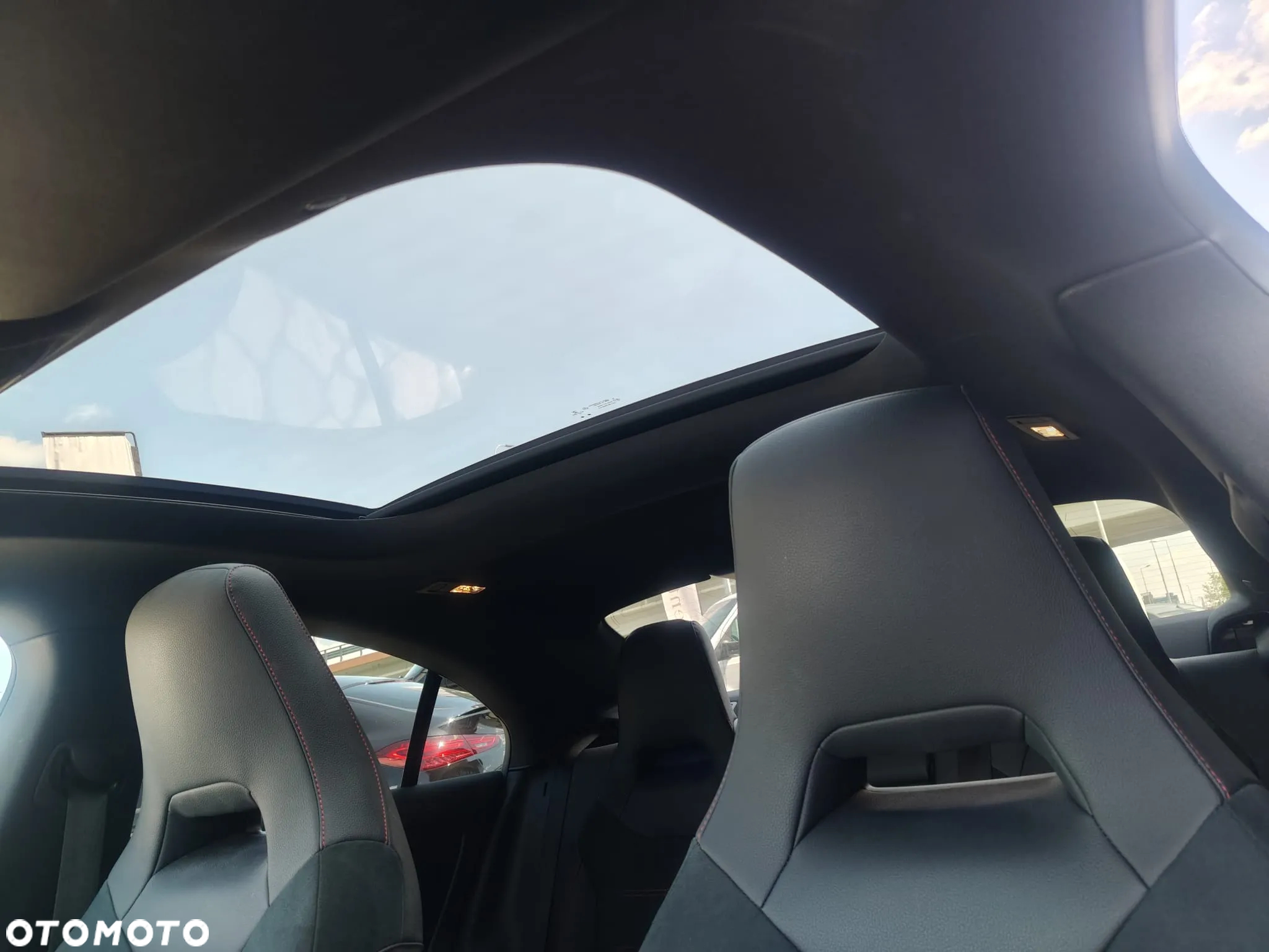Mercedes-Benz CLA 180 AMG Line 7G-DCT - 17