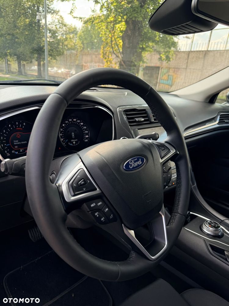 Ford Mondeo - 28
