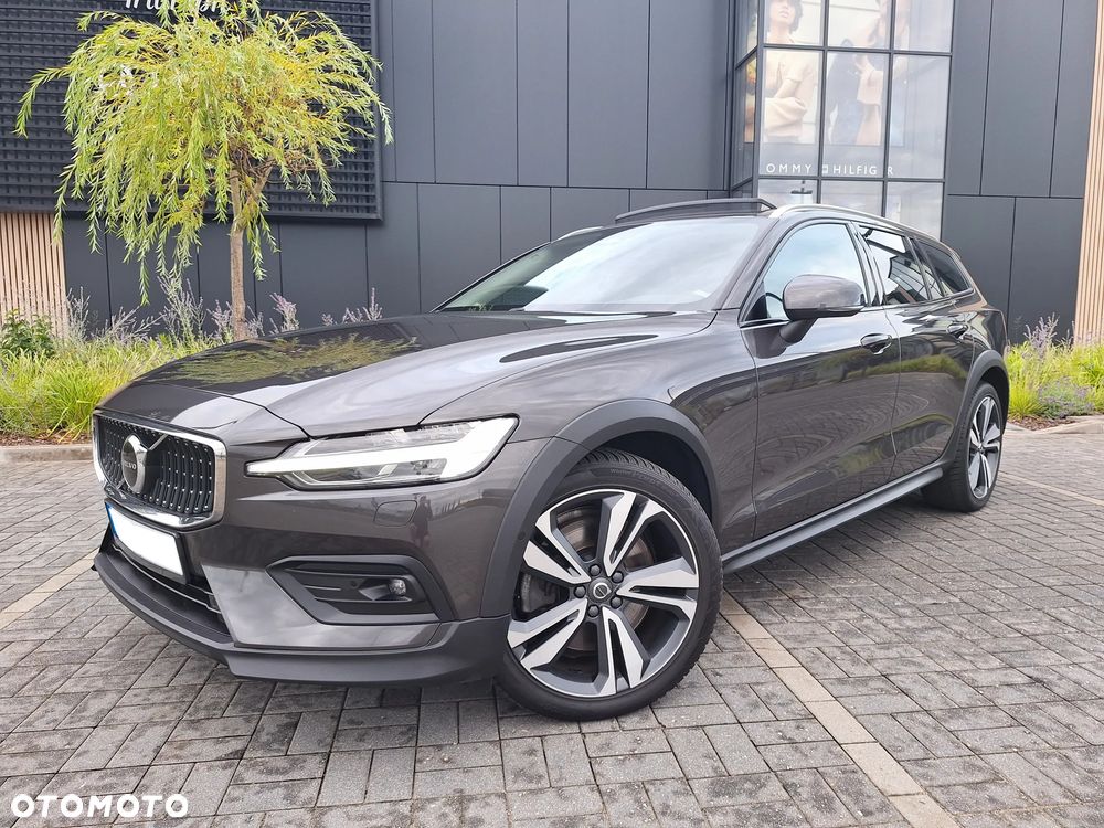 Volvo V60 Cross Country Ultimate B5 B AWD - 1