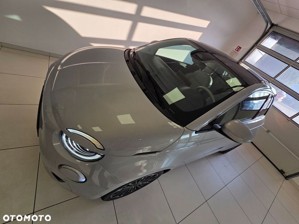 Fiat 500e - 32