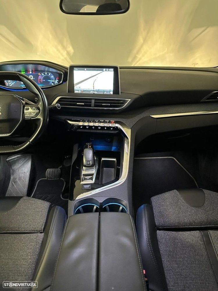 Peugeot 3008 1.2 PureTech Allure EAT6 - 8