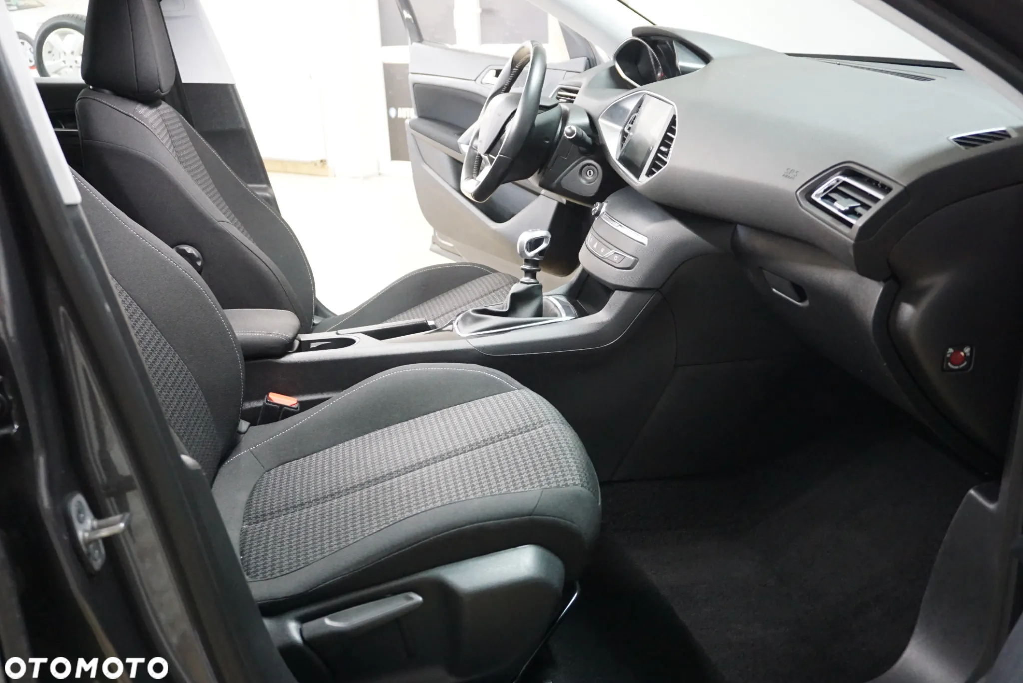 Peugeot 308 1.5 BlueHDi Access S&S - 18