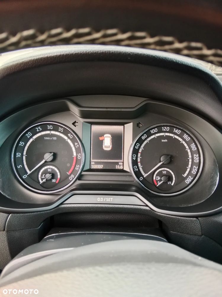 Skoda Octavia 2.0 TDI RS - 35