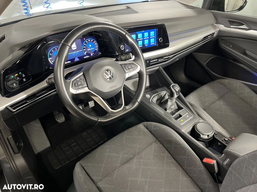 Volkswagen Golf - 10