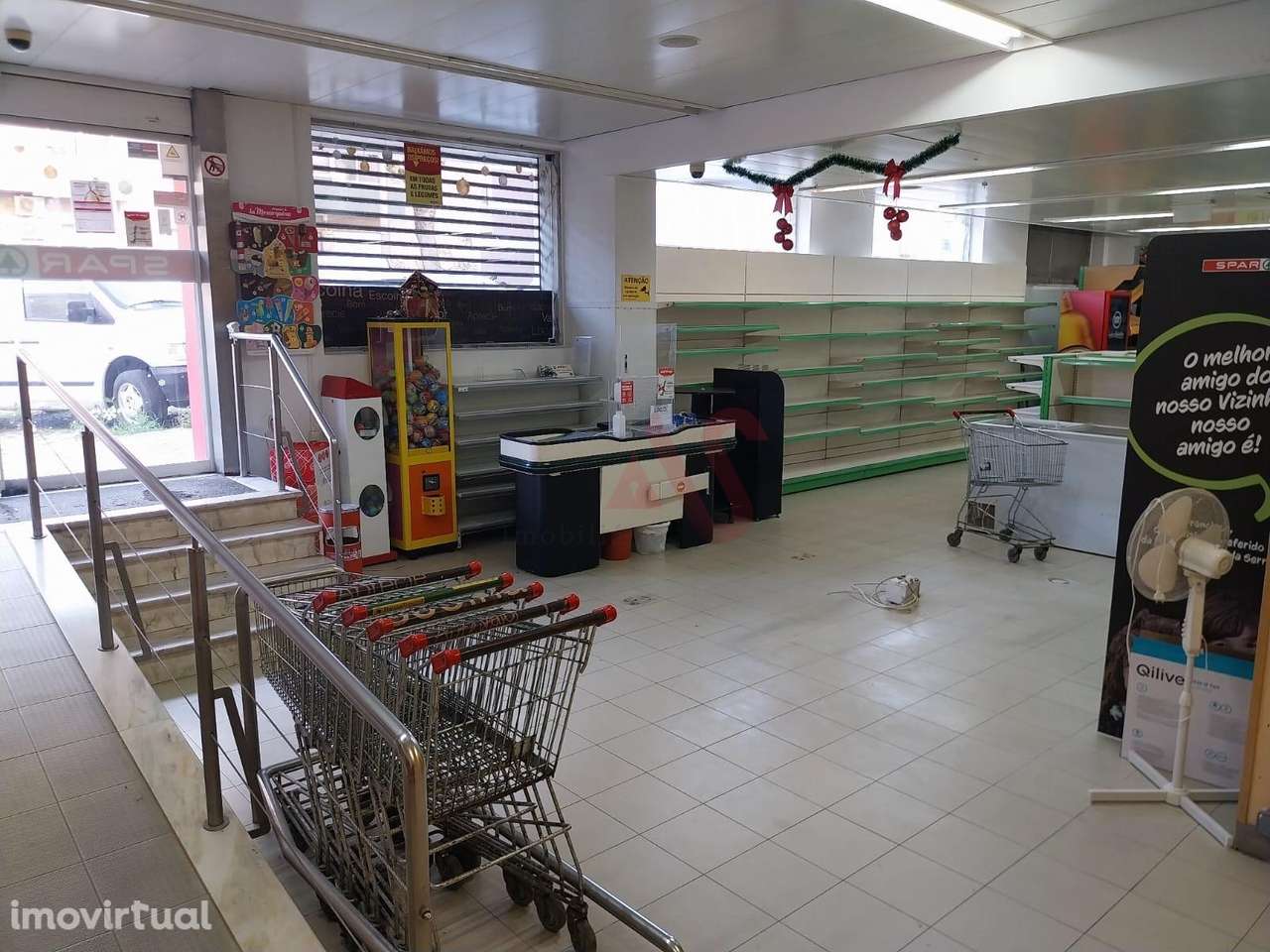 Espaço Comercial de 240 m² na Cova da Piedade, Almada - Grande imagem: 2/22