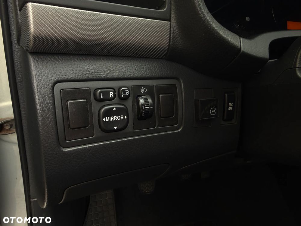 Toyota Avensis 1.8 VVT-i Sol - 12