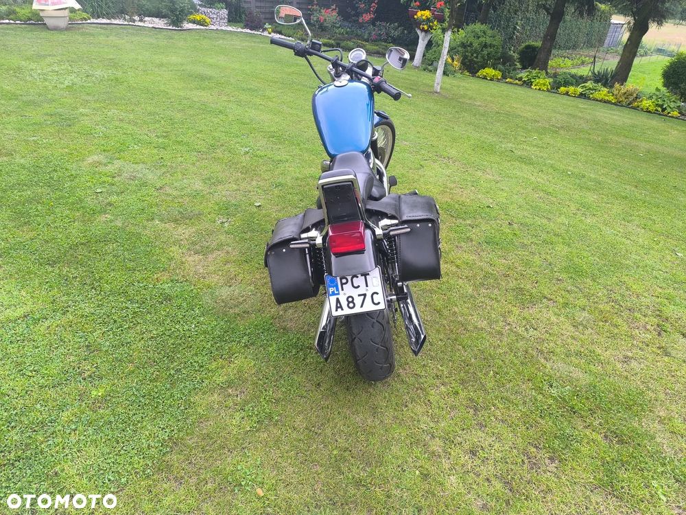 Suzuki Intruder - 12