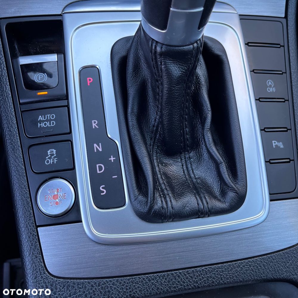 Volkswagen Passat Variant 2.0 TDI DPF DSG Highline - 9
