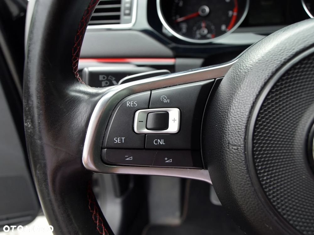 Volkswagen Jetta - 14