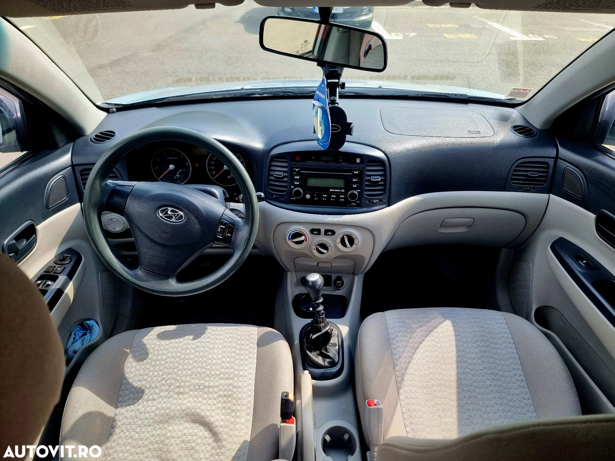 Hyundai Accent - 3