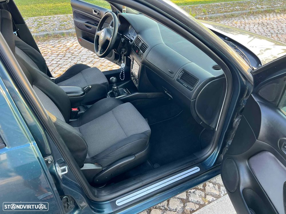 VW Bora 1.9 TDi Highline - 14