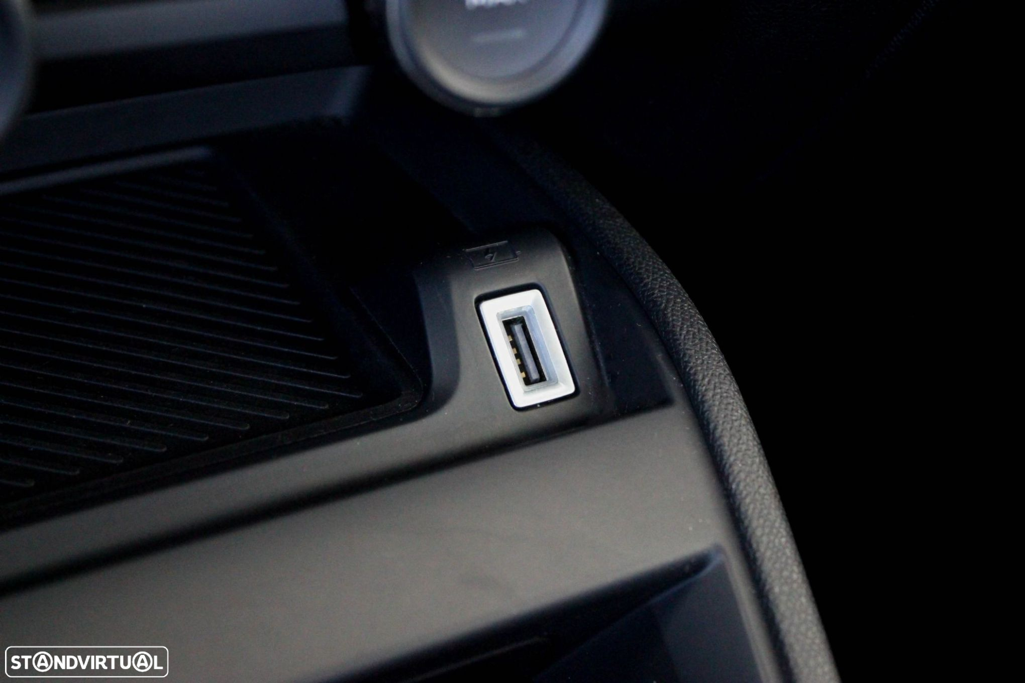Citroën C4 X 1.2 PureTech Plus EAT8 - 24