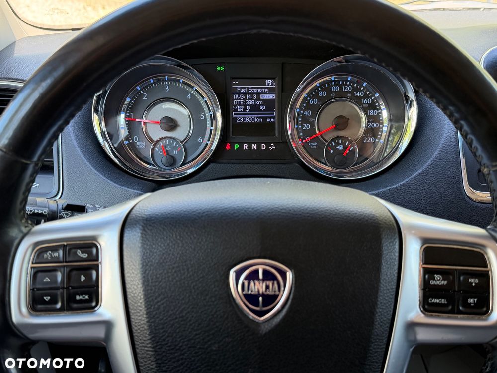 Lancia Voyager 2.8CRD Platinum - 8