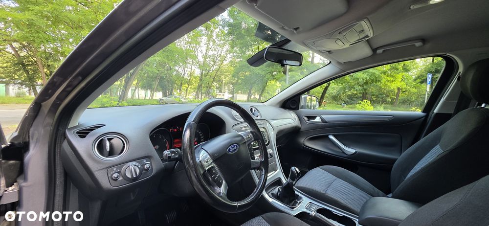 Ford Mondeo 1.6 Gold X - 14