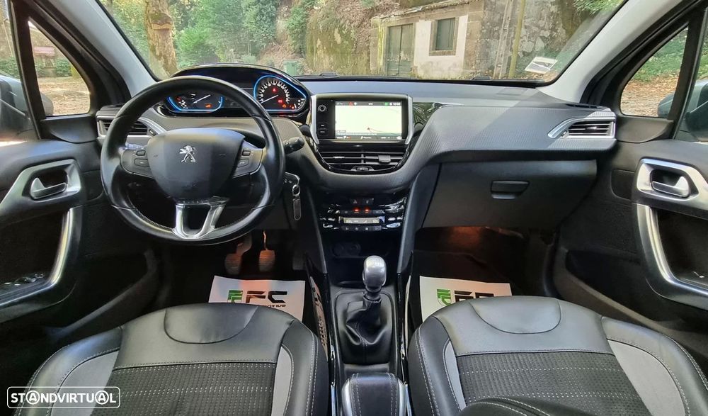 Peugeot 2008 1.2 PureTech Allure - 14