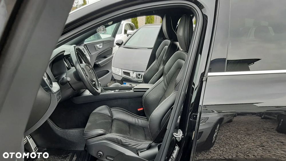 Volvo XC 60 D5 AWD R-Design - 6