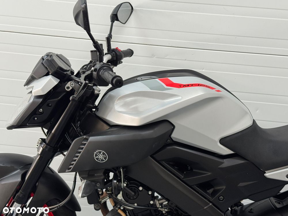 Yamaha MT - 20