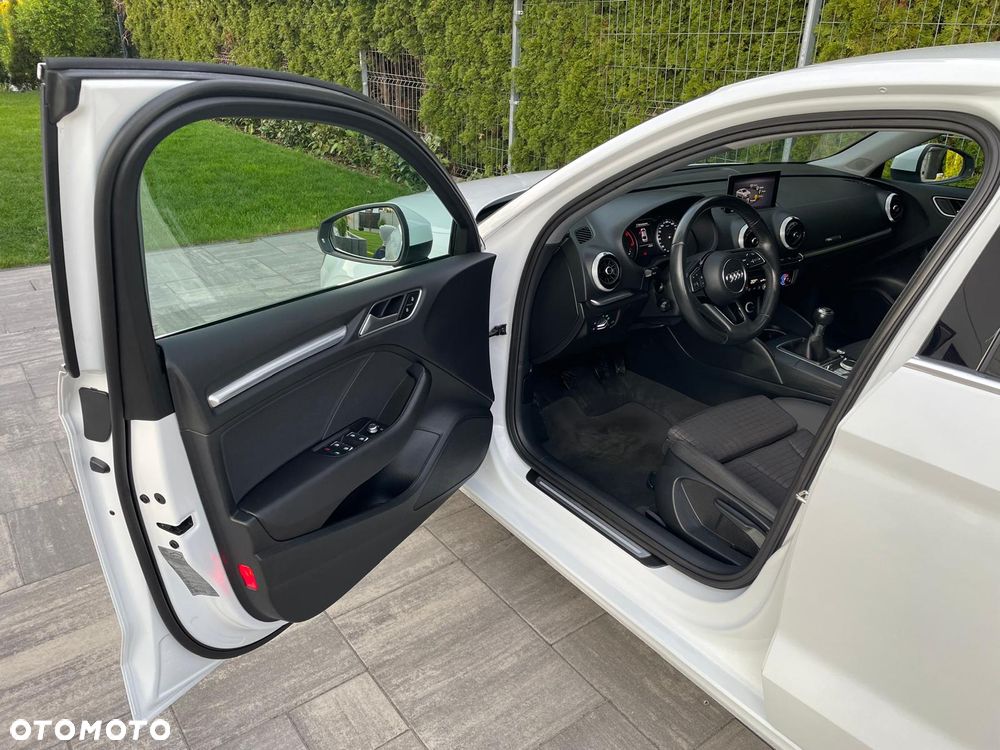 Audi A3 Limousine 1.6 TDI (clean diesel) Attraction - 10