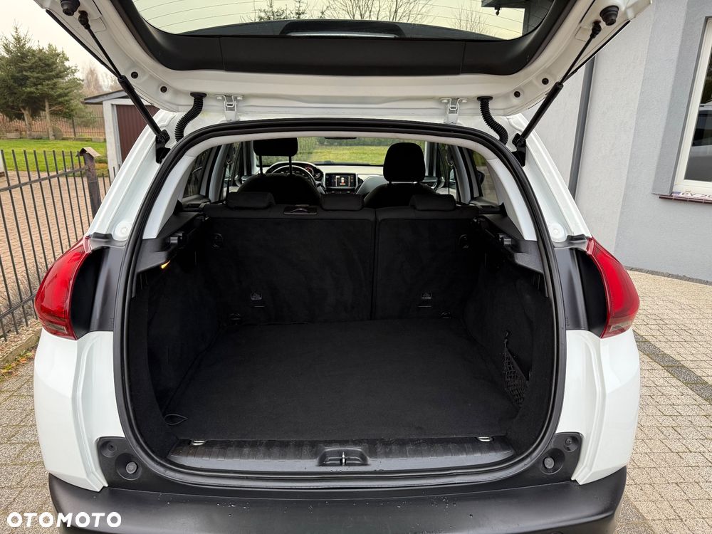 Peugeot 2008 BlueHDi 100 STOP & START Active - 11