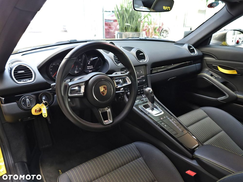 Porsche 718 Cayman - 11