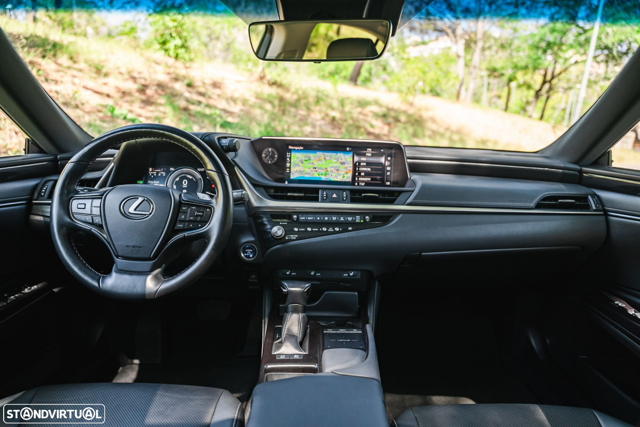 Lexus es-300h Special Edition - 8