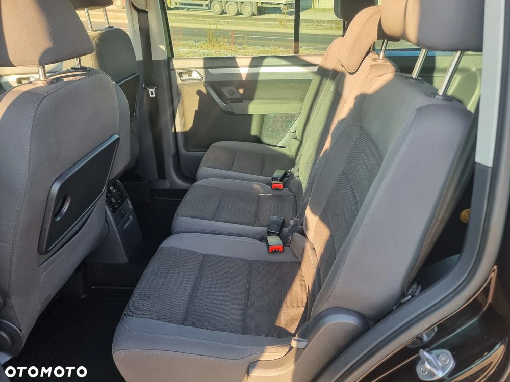 Volkswagen Touran - 6