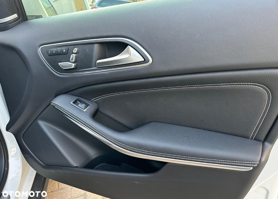Mercedes-Benz GLA 250 4-Matic - 13