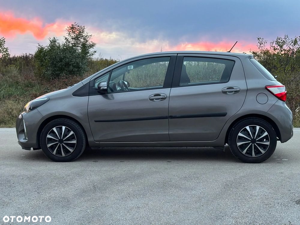 Toyota Yaris - 12