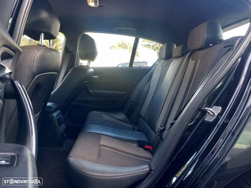 BMW 116 d Line Urban Auto - 10