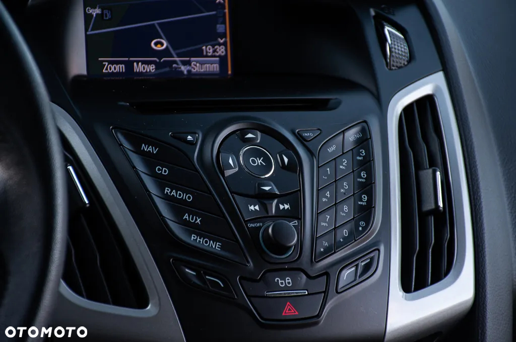 Ford Focus 1.0 EcoBoost Hybrid ACTIVE - 35