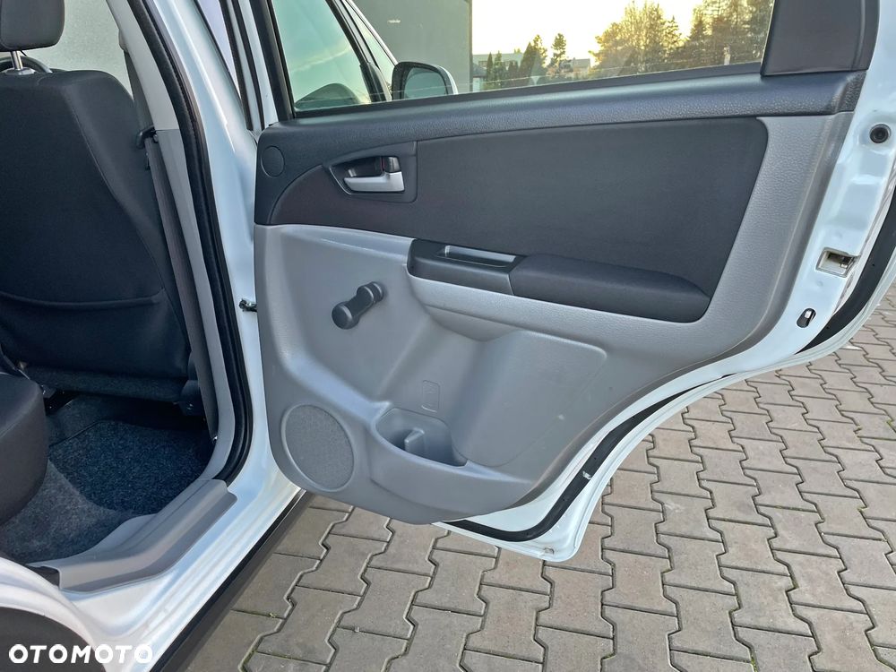 Suzuki SX4 - 23