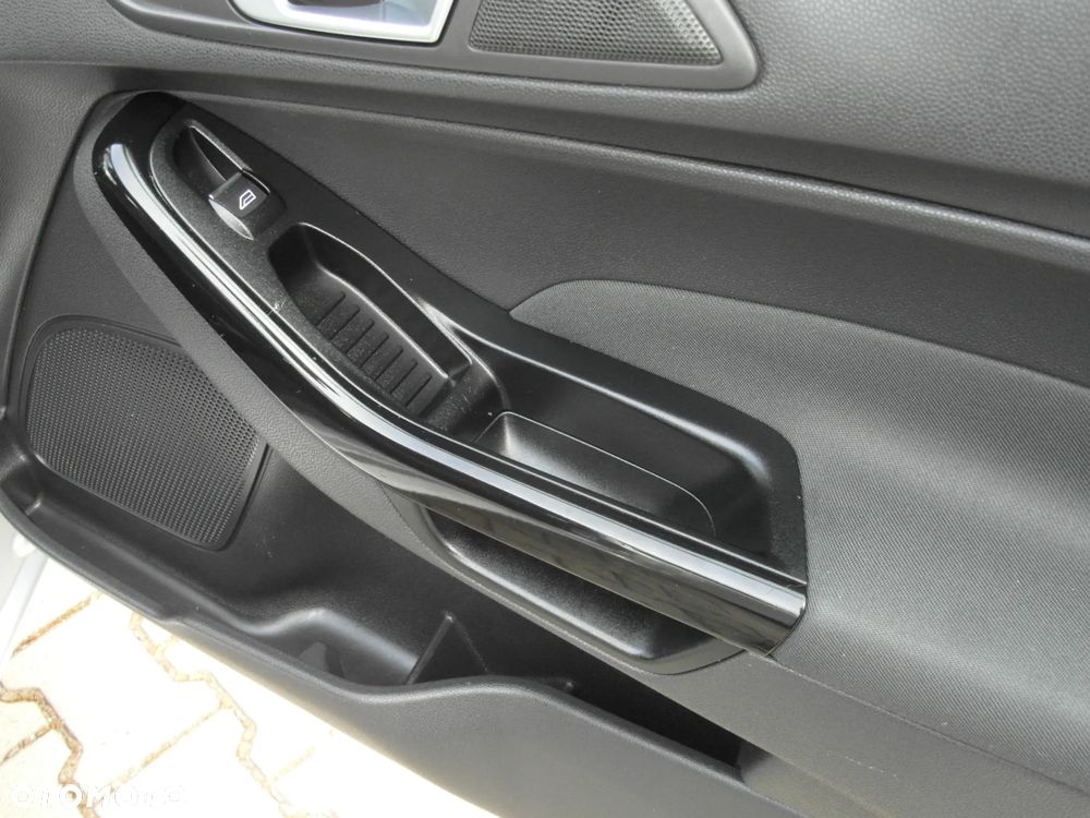 Ford Fiesta 1.6 Ti-VCT Titanium - 30