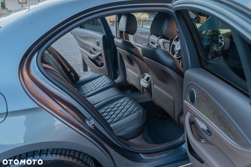 Mercedes-Benz Klasa E 220 d 4-Matic Business Edition 9G-TRONIC - 15