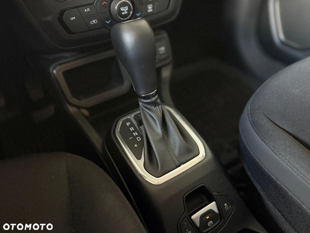 Jeep Renegade 1.5 T4 mHEV Limited FWD S&S DCT - 19