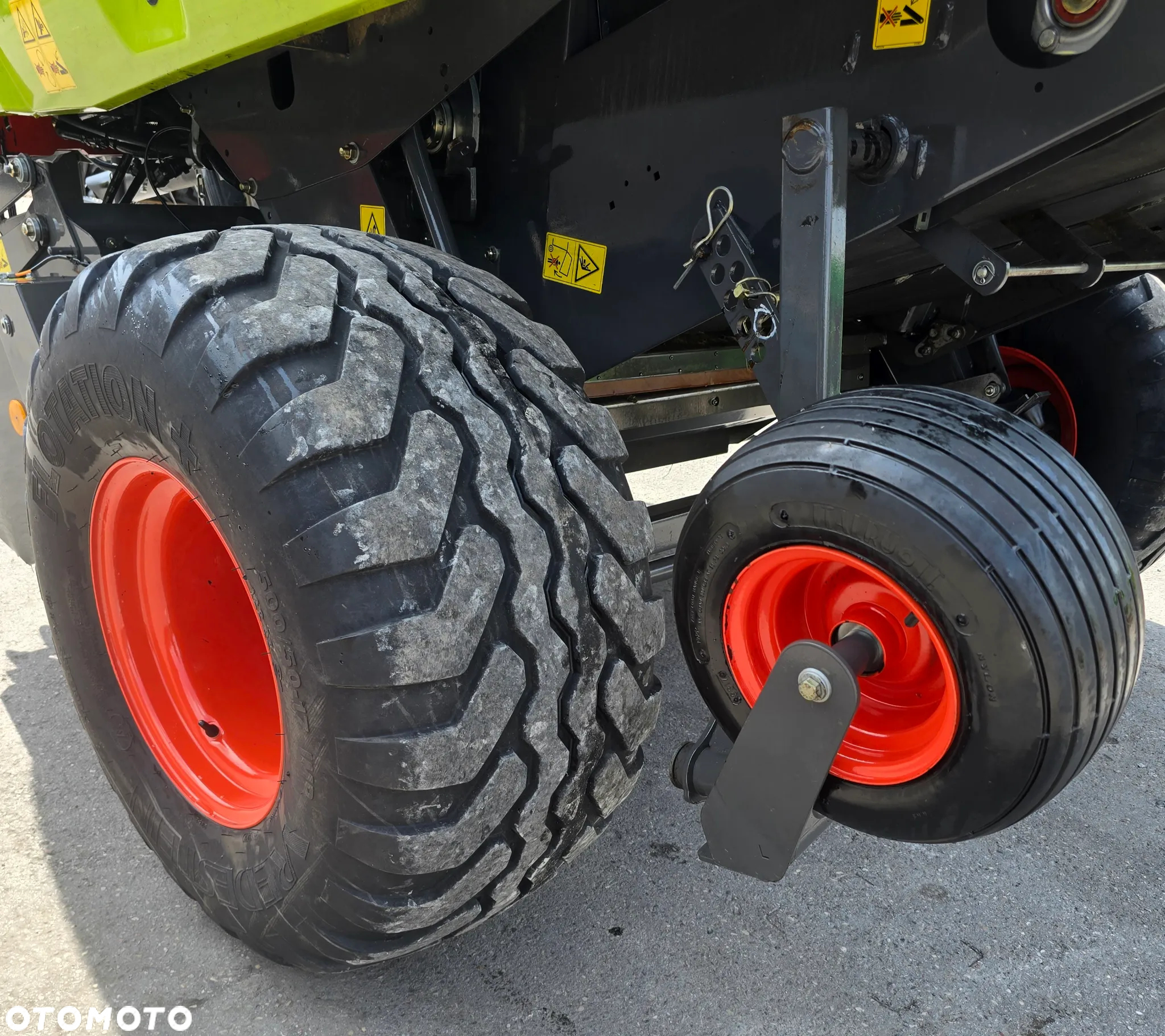 Claas Variant 460 RF - 9