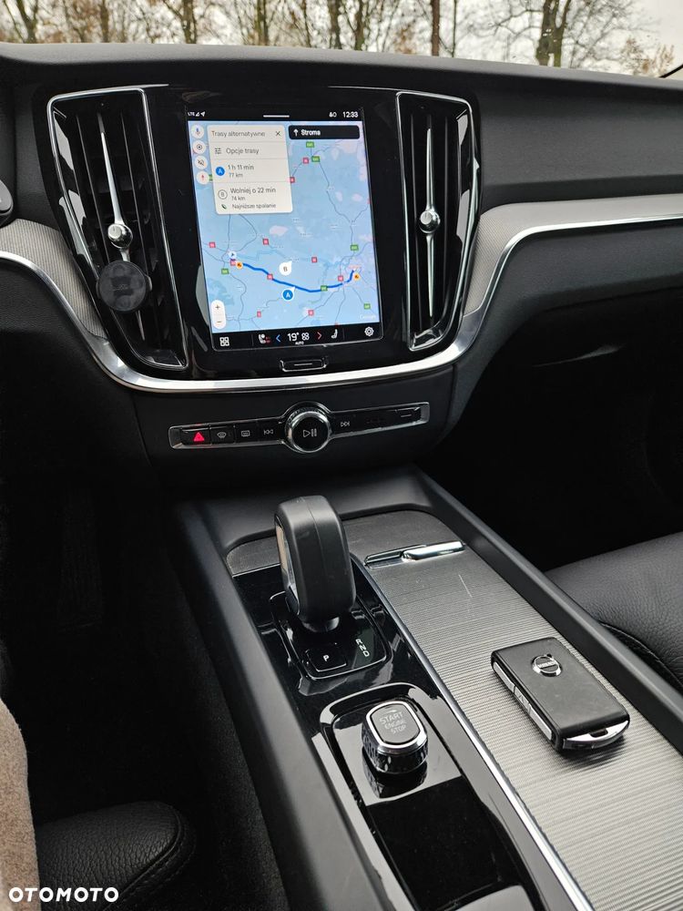 Volvo V60 B4 B Plus Dark - 22