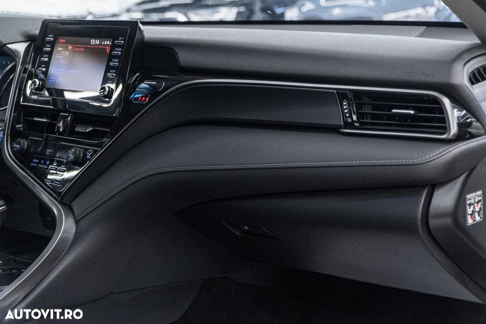 Toyota Camry Executive - 31