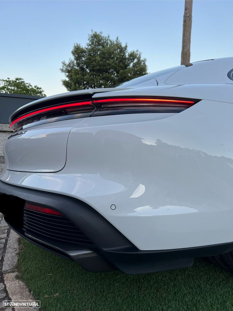 Porsche Taycan Turbo S - 6