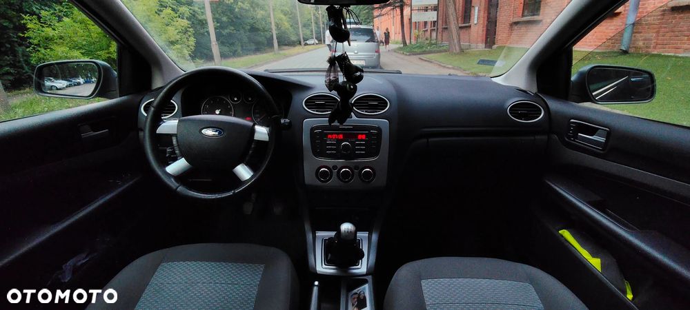 Ford Focus 1.6 16V Trend - 8