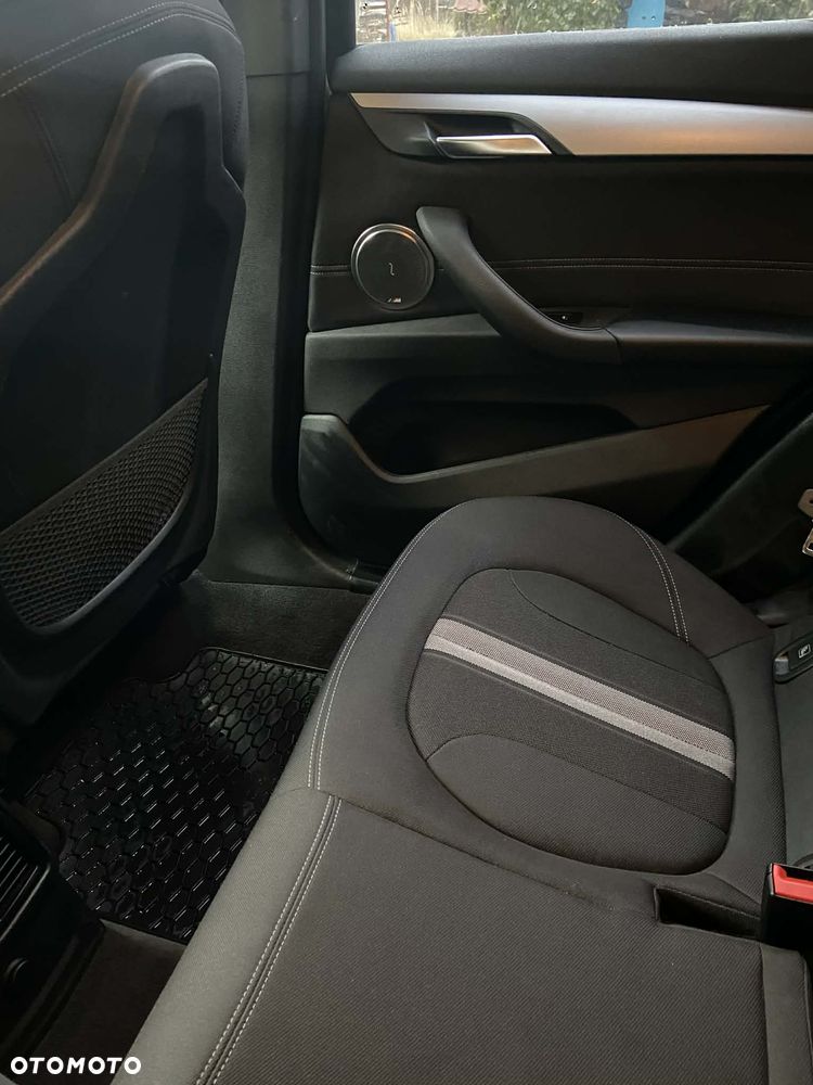 BMW X1 sDrive18d xLine - 26