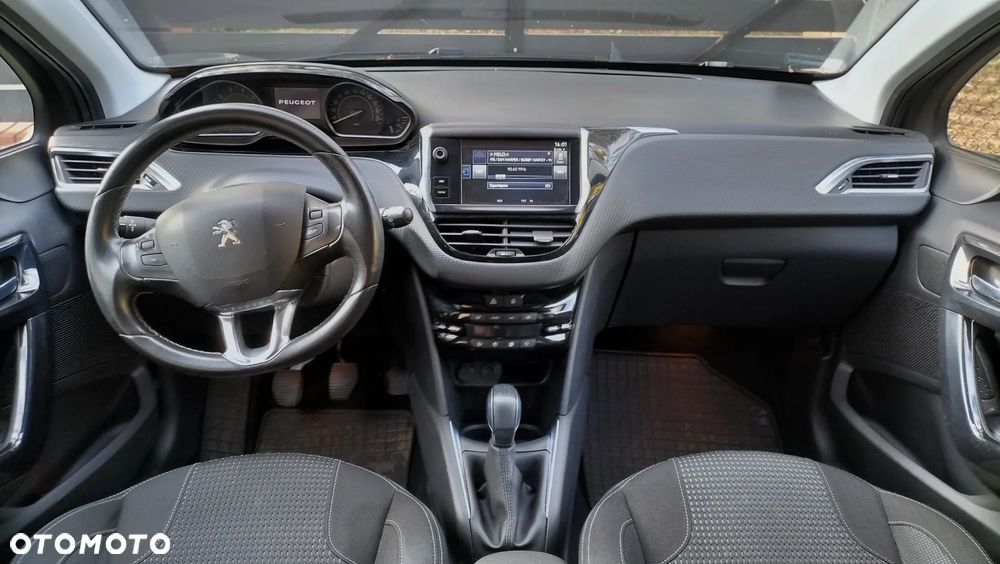 Peugeot 208 1.2 PureTech Allure - 24