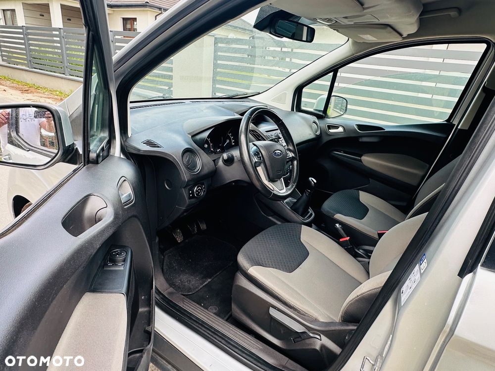 Ford Tourneo Courier - 13